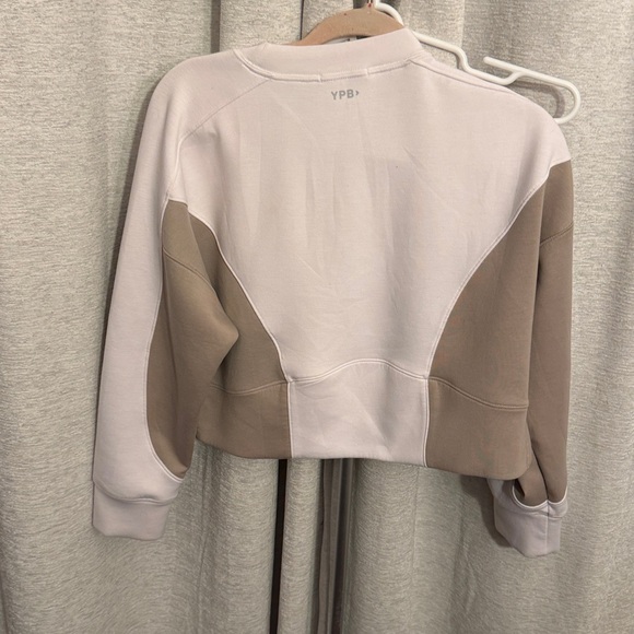 Abercrombie & Fitch YPB neoKNIT colorblock crewneck crop sweatshirt size XS tan - Picture 6 of 8